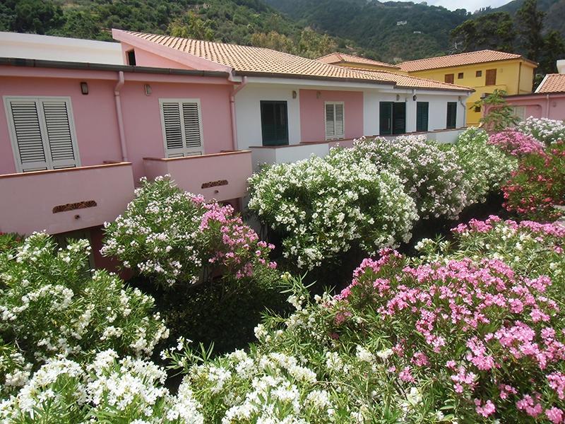 Villaggio Hotel Club Calanovellamare ปิไรโน ภายนอก รูปภาพ