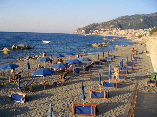 Villaggio Hotel Club Calanovellamare ปิไรโน ภายนอก รูปภาพ