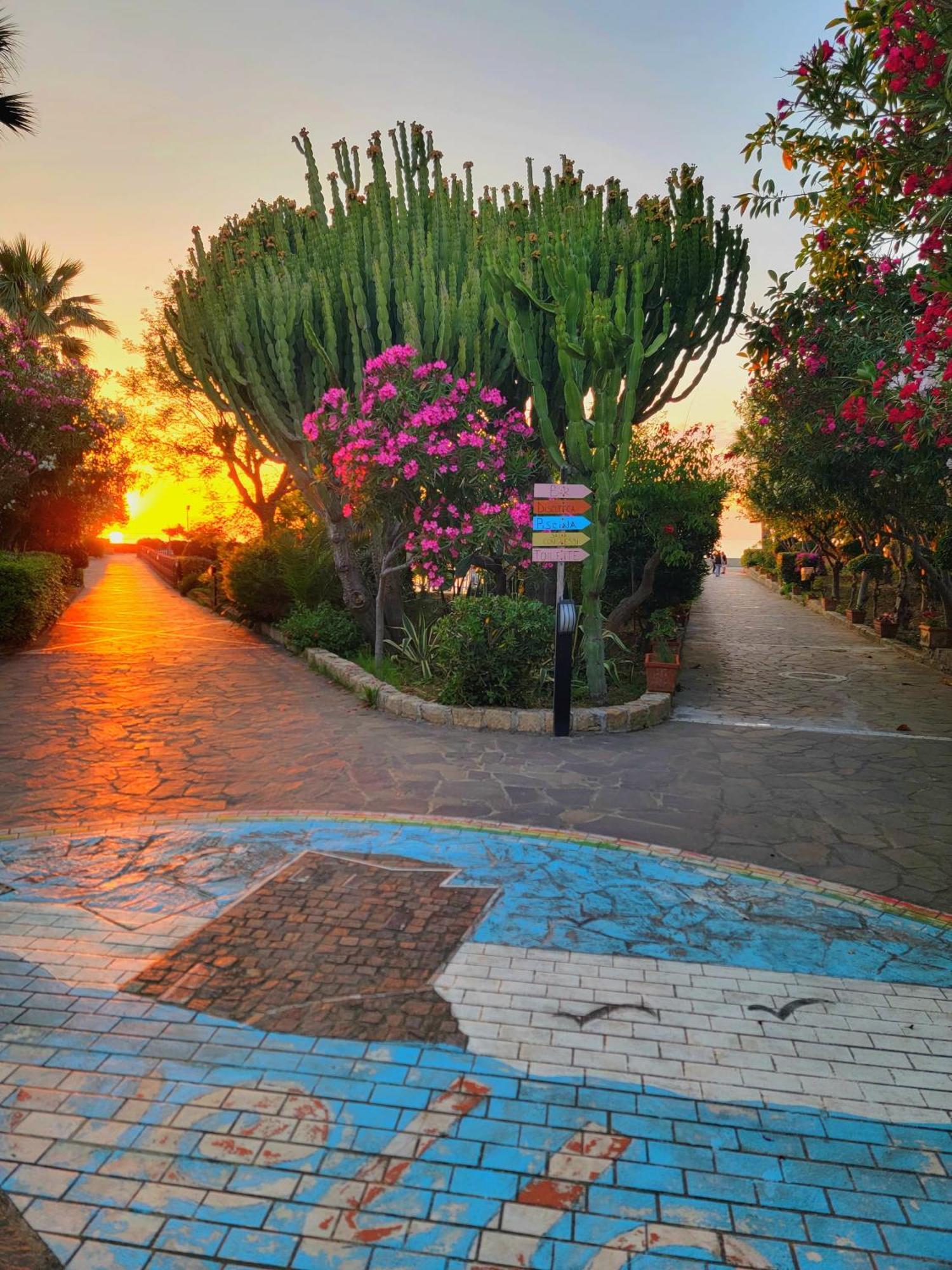 Villaggio Hotel Club Calanovellamare ปิไรโน ภายนอก รูปภาพ