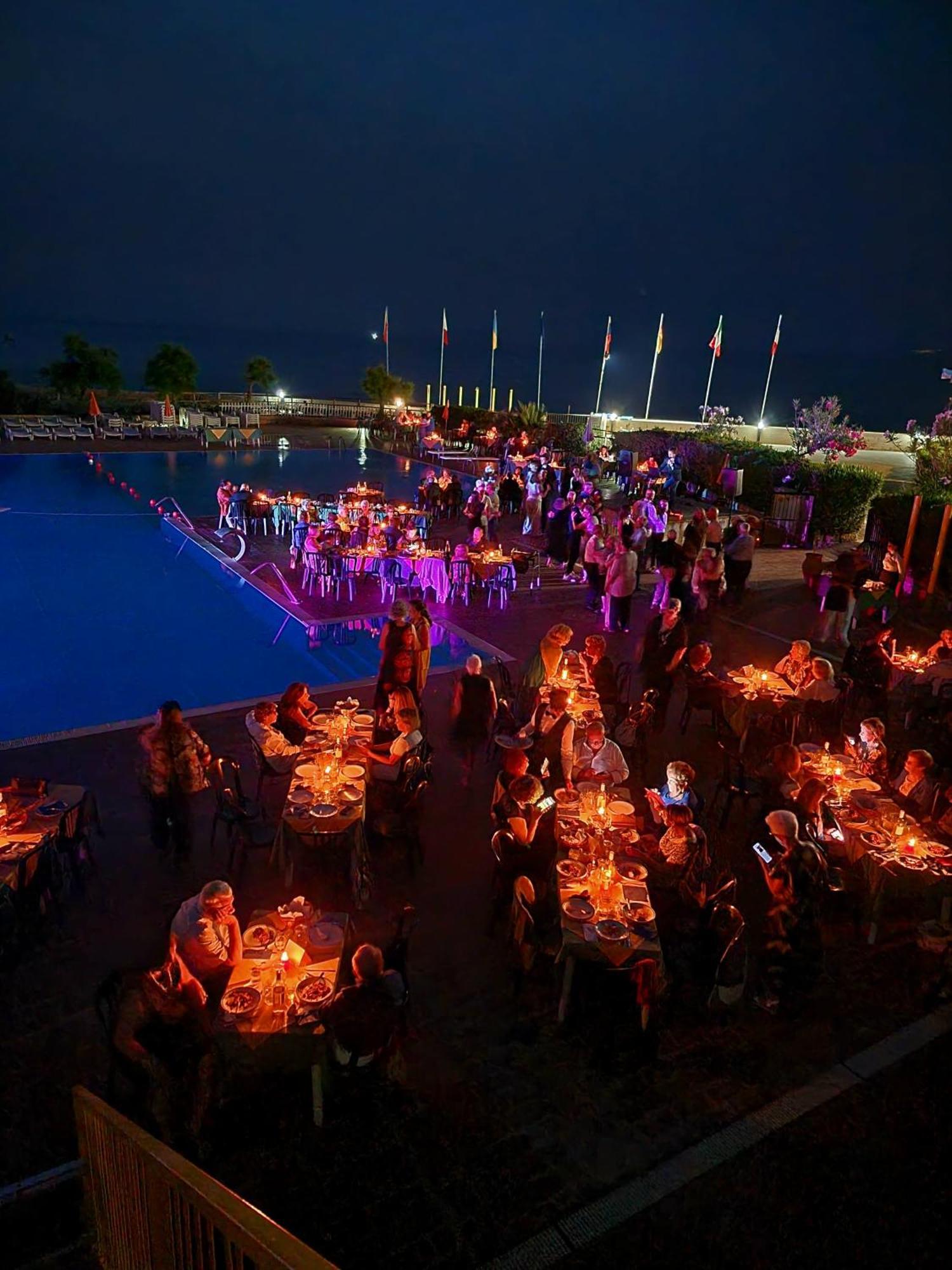 Villaggio Hotel Club Calanovellamare ปิไรโน ภายนอก รูปภาพ