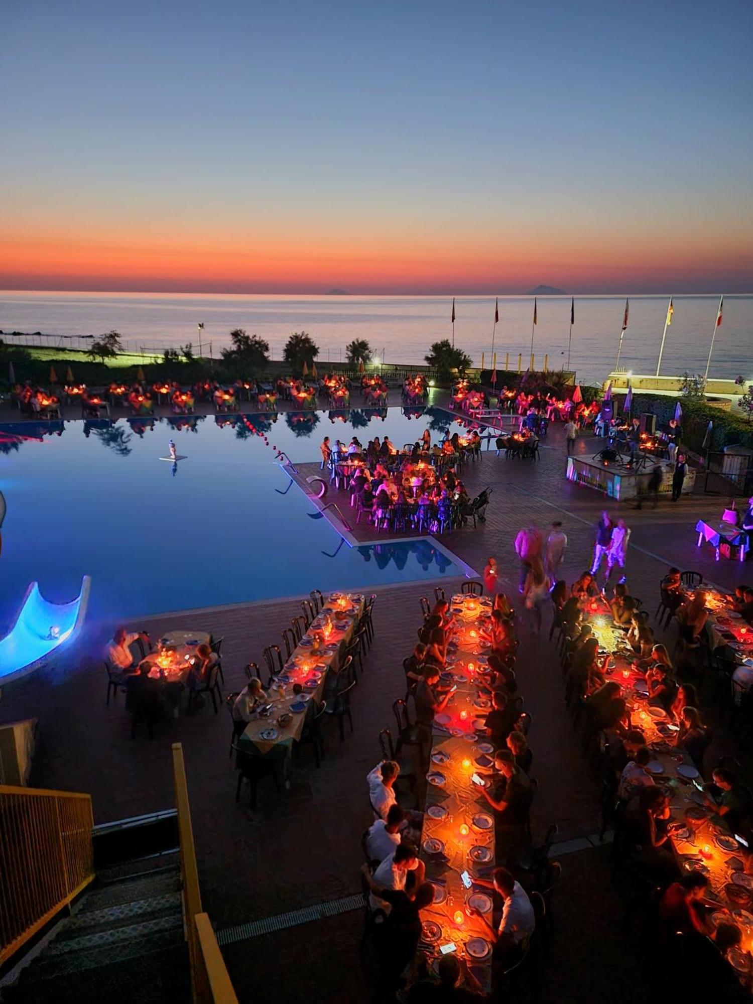 Villaggio Hotel Club Calanovellamare ปิไรโน ภายนอก รูปภาพ